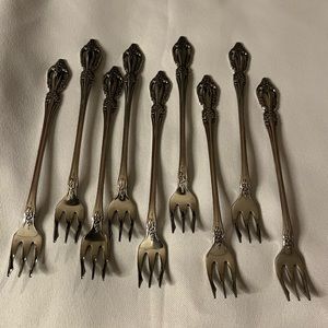 9 Vintage Distinction Deluxe Stainless Oneida Seafood/Cocktail Forks
